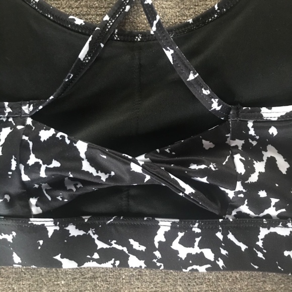 ❄️Shein Racerback Sport Bra - Picture 5 of 9